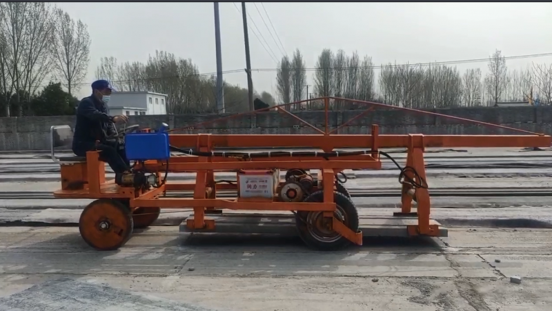 60型橋式起板機(jī)用戶現(xiàn)場(chǎng)1